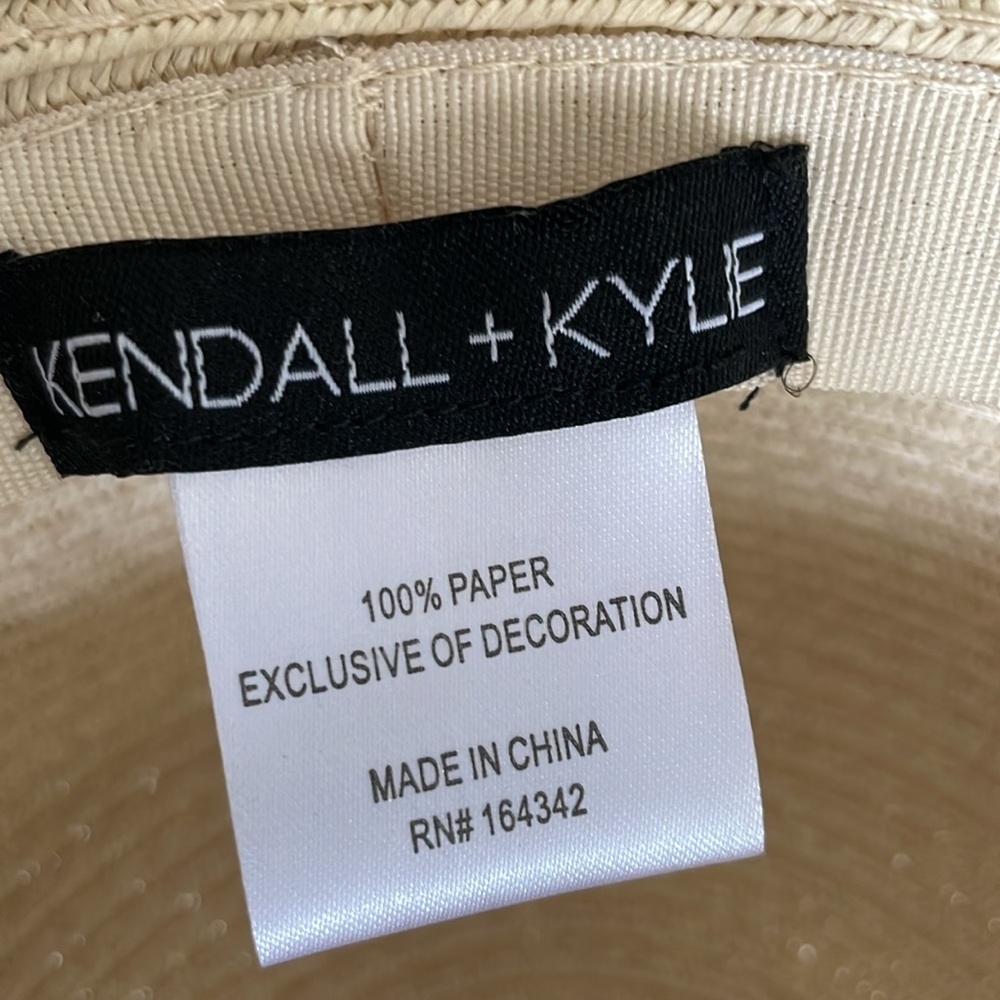 Lady’s hat. - Picture 4 of 5